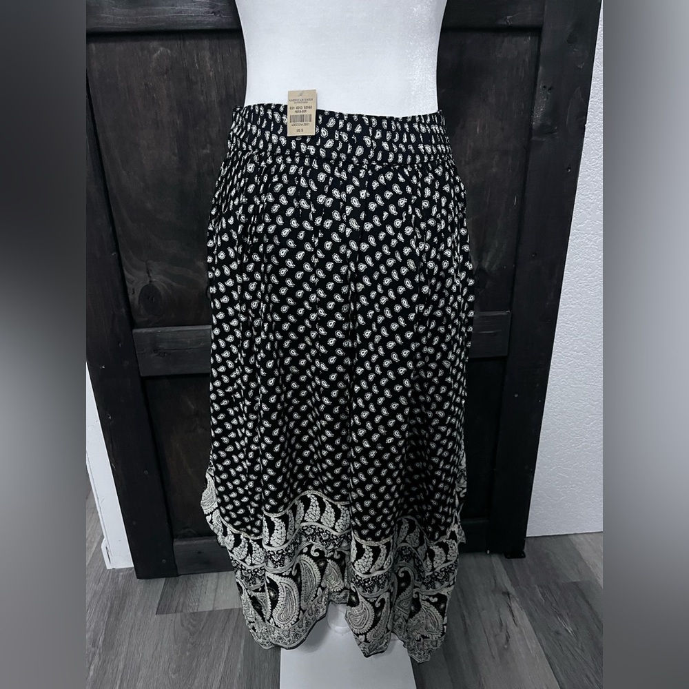 American Eagle Outfitters Black and White Bubble Maxi Skirt